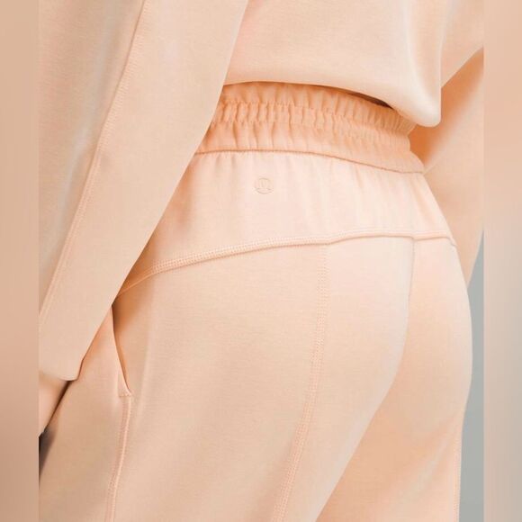 Lululemon Athletica Women’s Size 8 Peach Bellini Softstreme High-Rise Pant - Picture 6 of 15